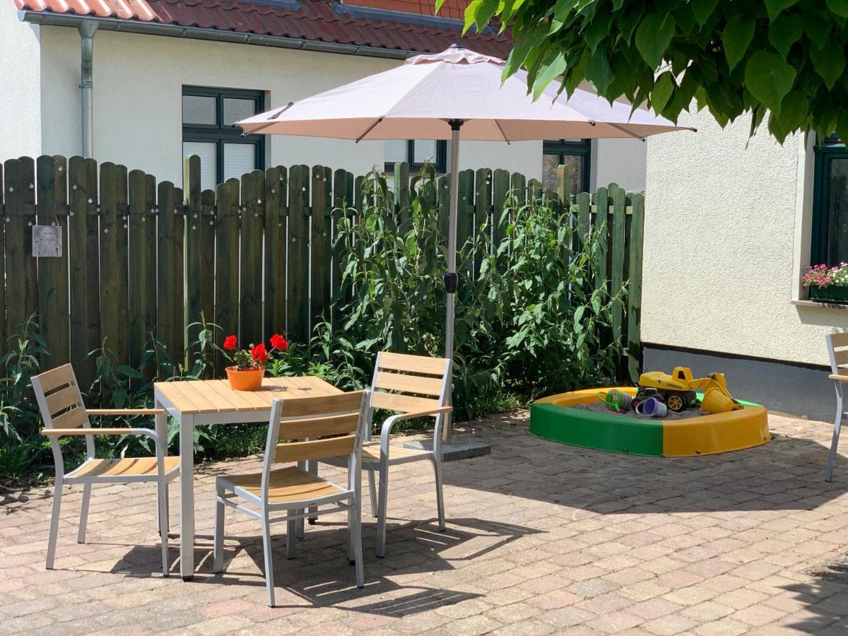 Ferienapartments Querleben Миров Екстериор снимка